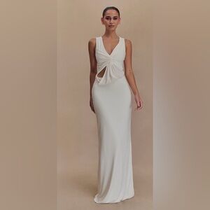 Meshki Elegant Cream Twist Backless Dress